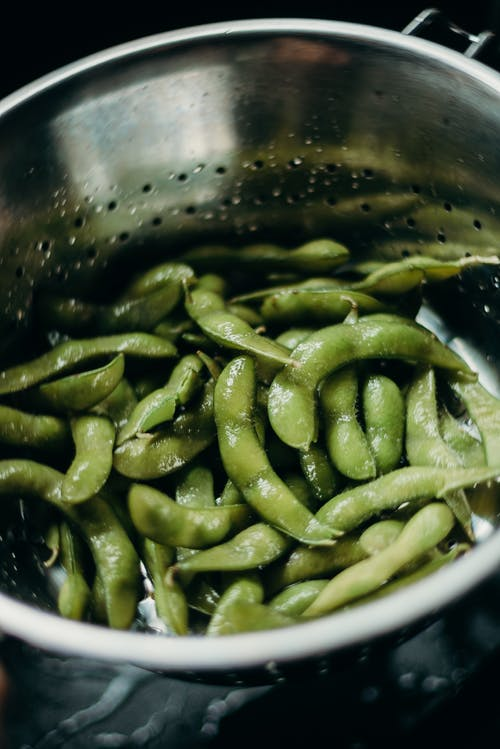 green beans in a colander